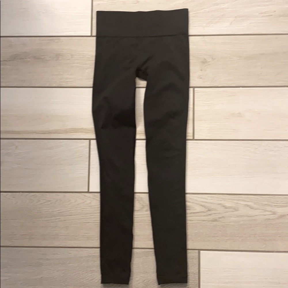 Like New Girls Ivivva leggings - Size 8